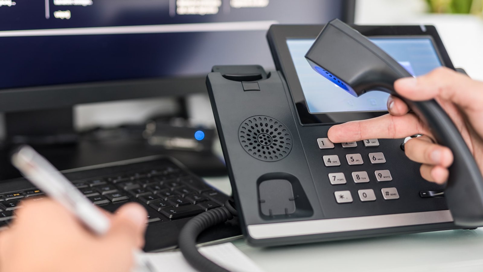 The Pros and Cons of Traditional Landlines